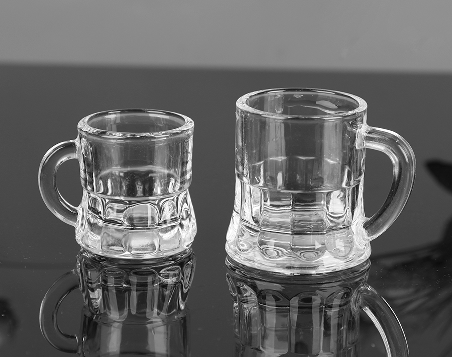 Mini 1.9oz beer shot glasses mug with heavy base for bar