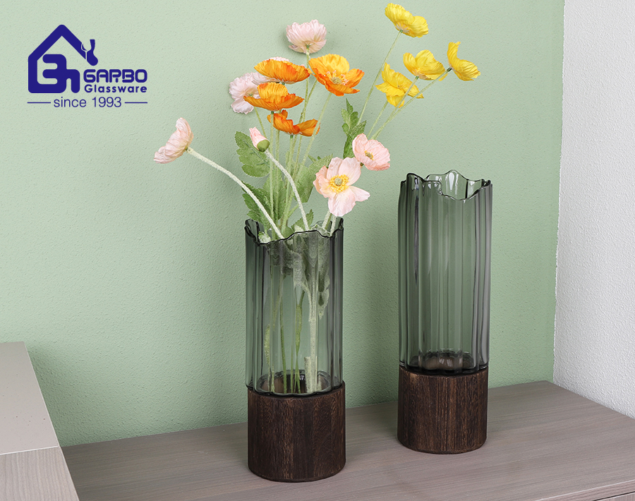 The Trend of Handmade Glass Flower Vases