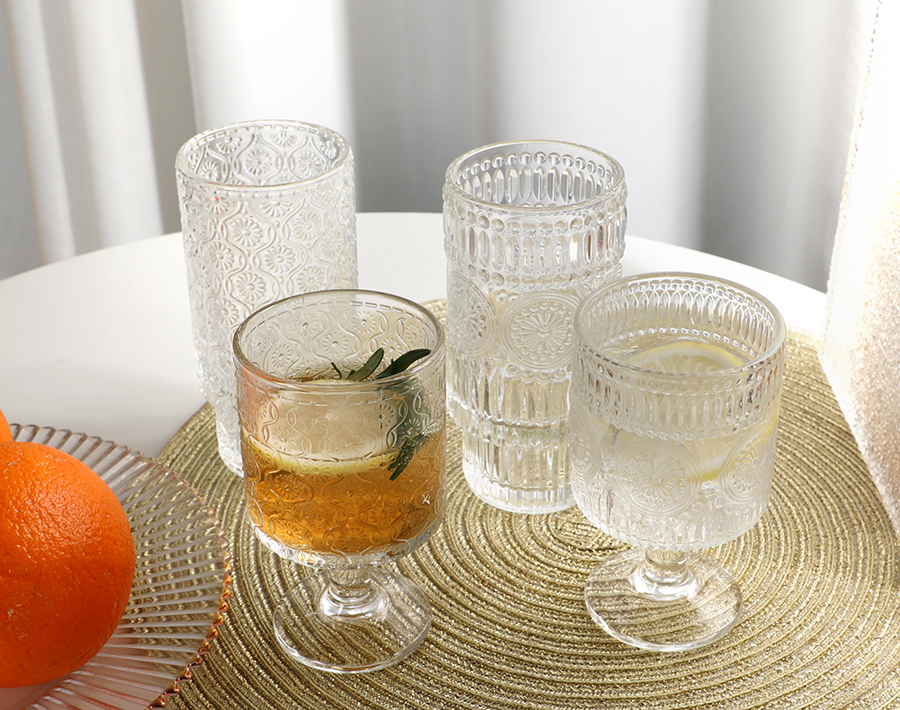 New trends footed glass cup with classic engraved design goblet