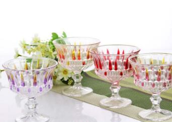 Five Glass Ice Cream Cup for You to Beat the Heat in Summer