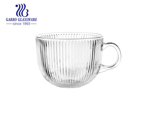 Tasse en verre de grande taille de couleur arc-en-ciel avec poignée Le  motif à rayures de 510 ml conçoit des tasses en verre à thé en Chine usine