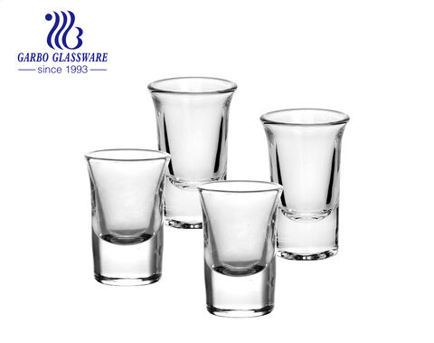 Verre transparent transparent de haute qualité blanche en stock pour  l'usine de vodka en Chine
