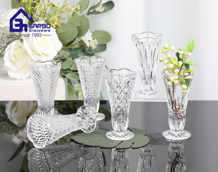 Machine made stocked small size high white quality flower glass vase