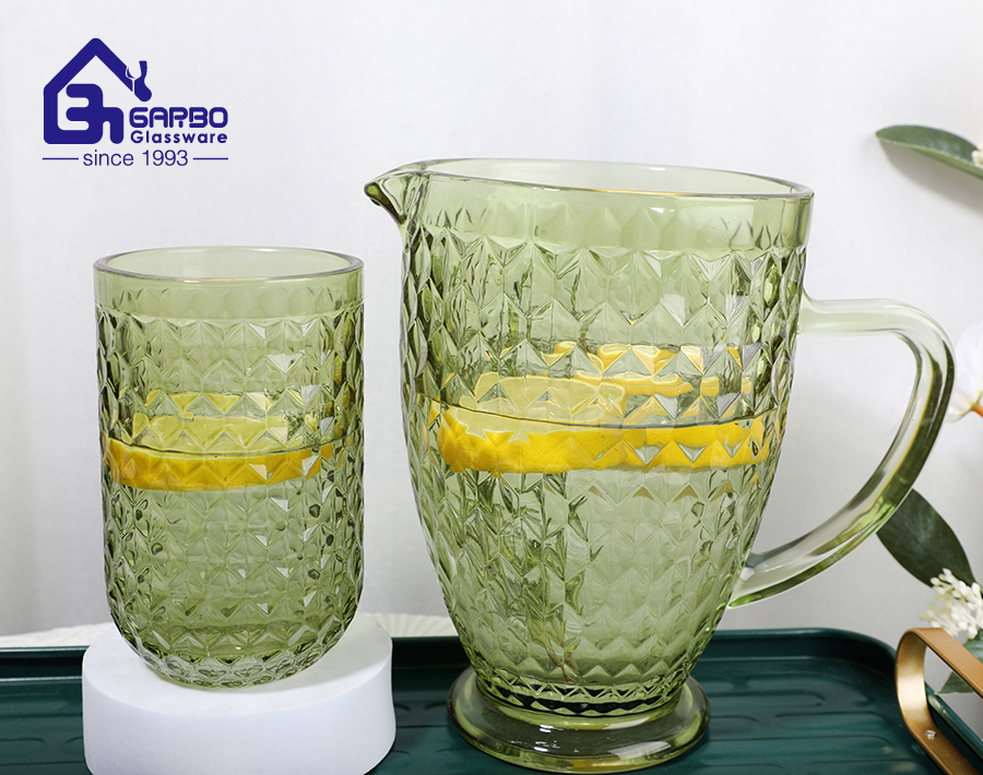 Machine made embossed green solid colored wine stemware for home use