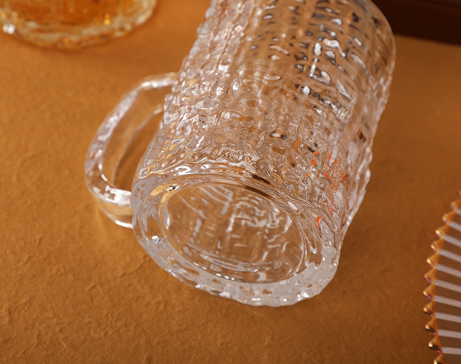 Small MOQ new glass beer mug with Bark pattern designs