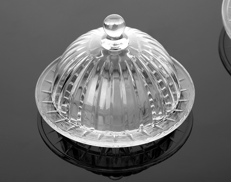 Luxury glass plate with lid for fruit and cake service